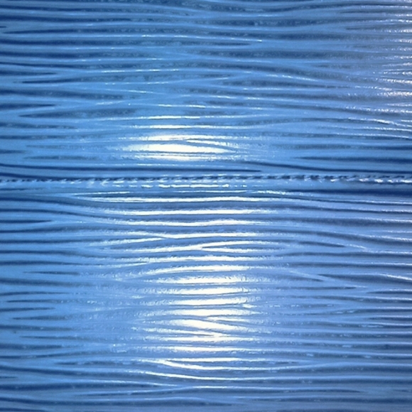 ✨HOST PICK ✨ BLUE VINTAGE EPI LEATHER LOUIS VUITTON WALLET. Tri fold - Picture 14 of 14